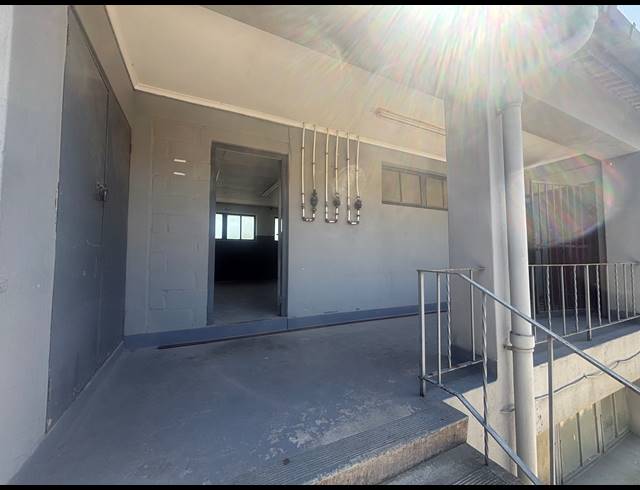 339M² WAREHOUSE TO LET IN BLACKHEATH INDUSTRIAL
